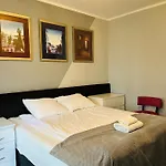 Airport Comfy Guest Privatunterkunft *