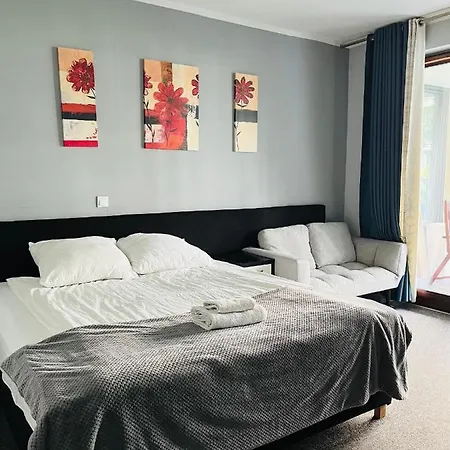 Проживание в семье Airport Comfy Guest