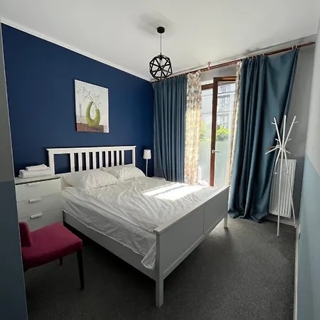 Airport Comfy Guest Varşova