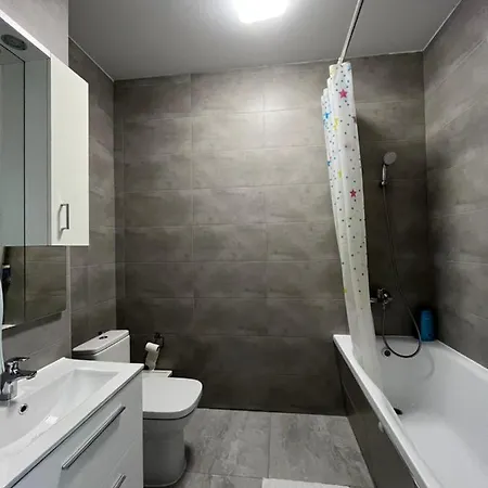 Airport Comfy Guest * Varşova