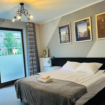 Airport Comfy Guest Varşova